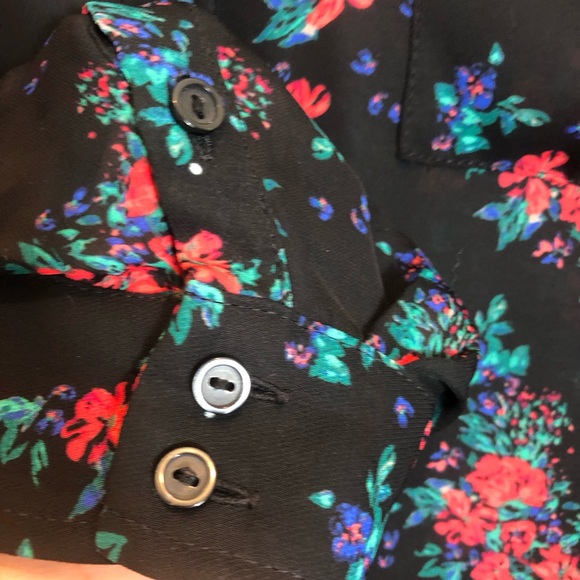 I Heart Ronson Button Down Black Floral Blouse  Size L - Picture 6 of 11